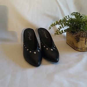 NWOT Free People Black Studded Kitten Heel…